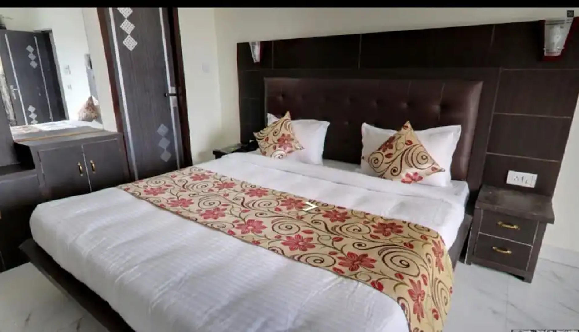 Hotel Lords Highway Inn