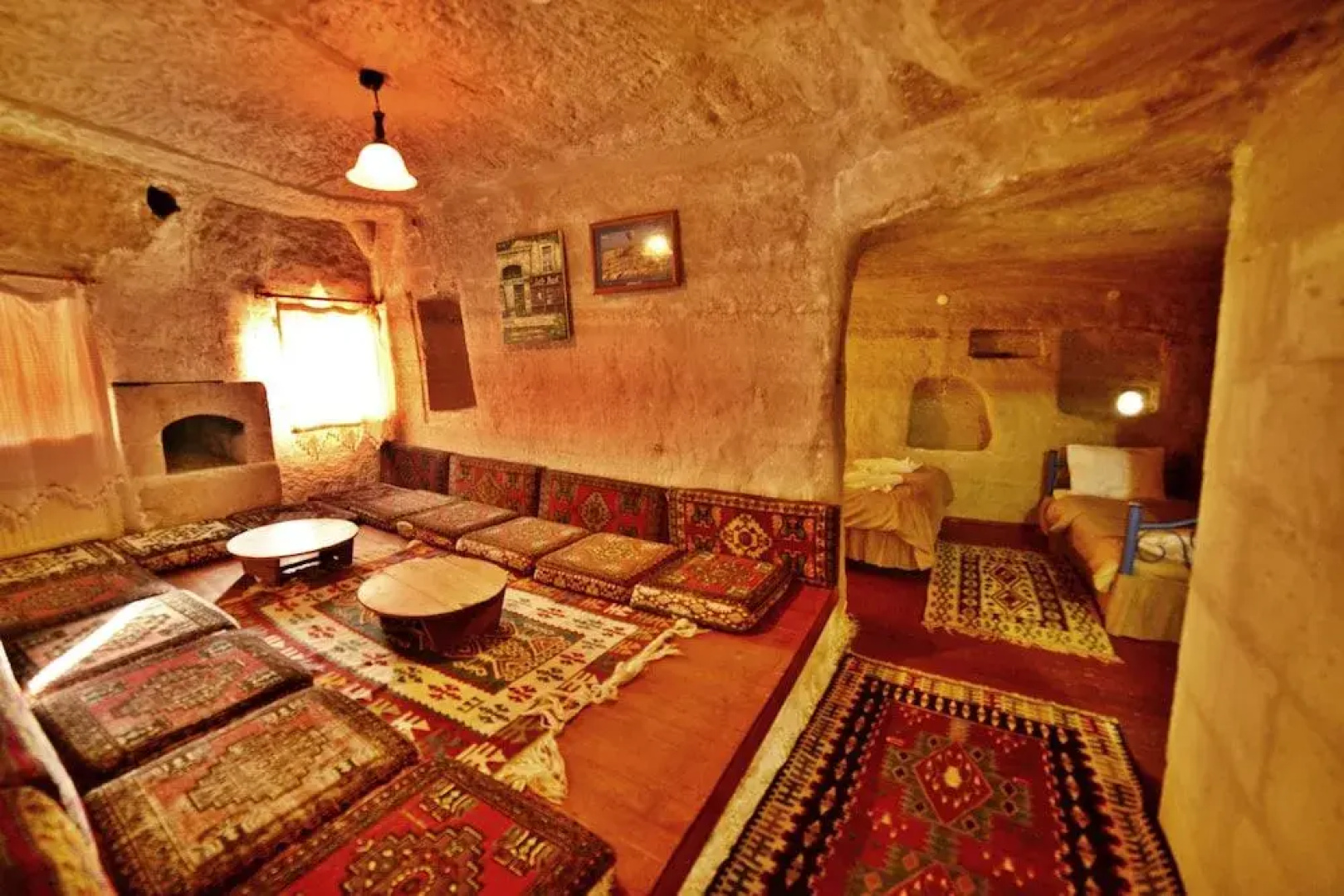 Cave seasons deluxe hotel