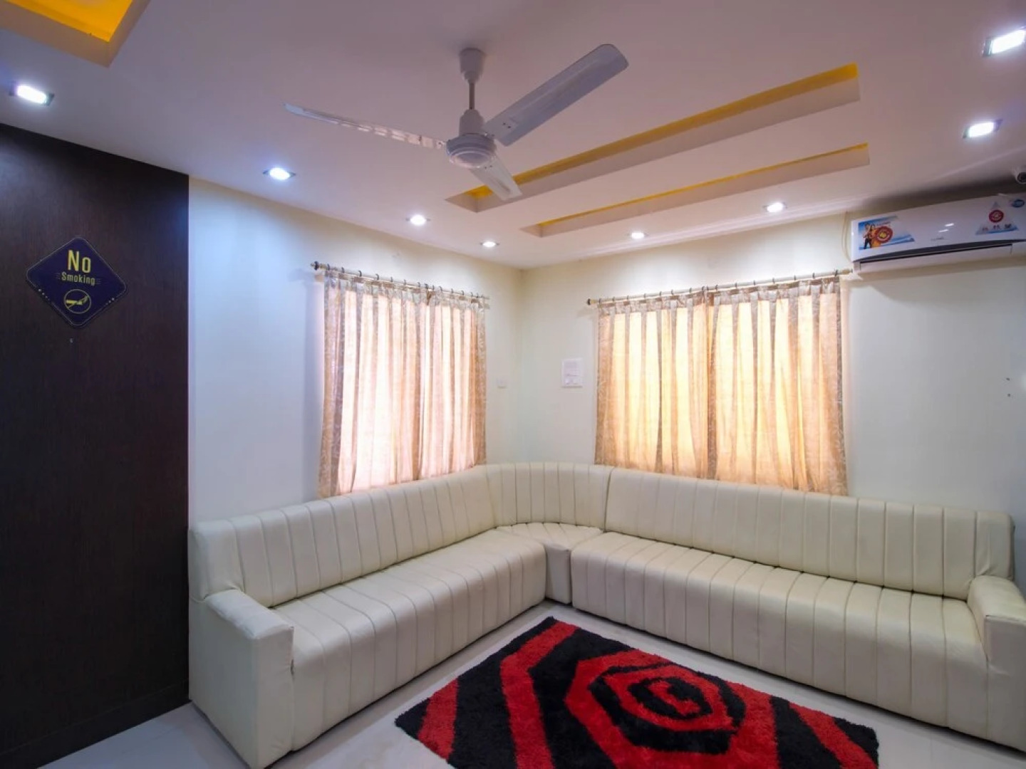 OYO 3787 9 Star Hotel