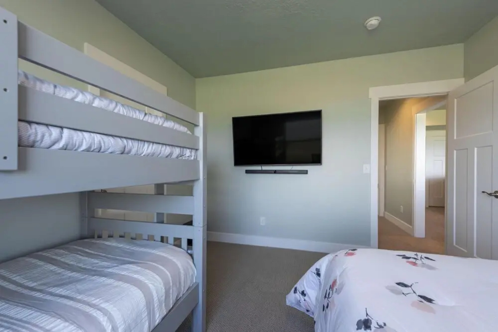 Lotus Lodge With Bear Lake Luxury Rentals