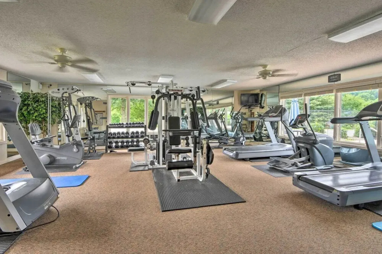 Spacious Sky Valley Home With Resort Perks!