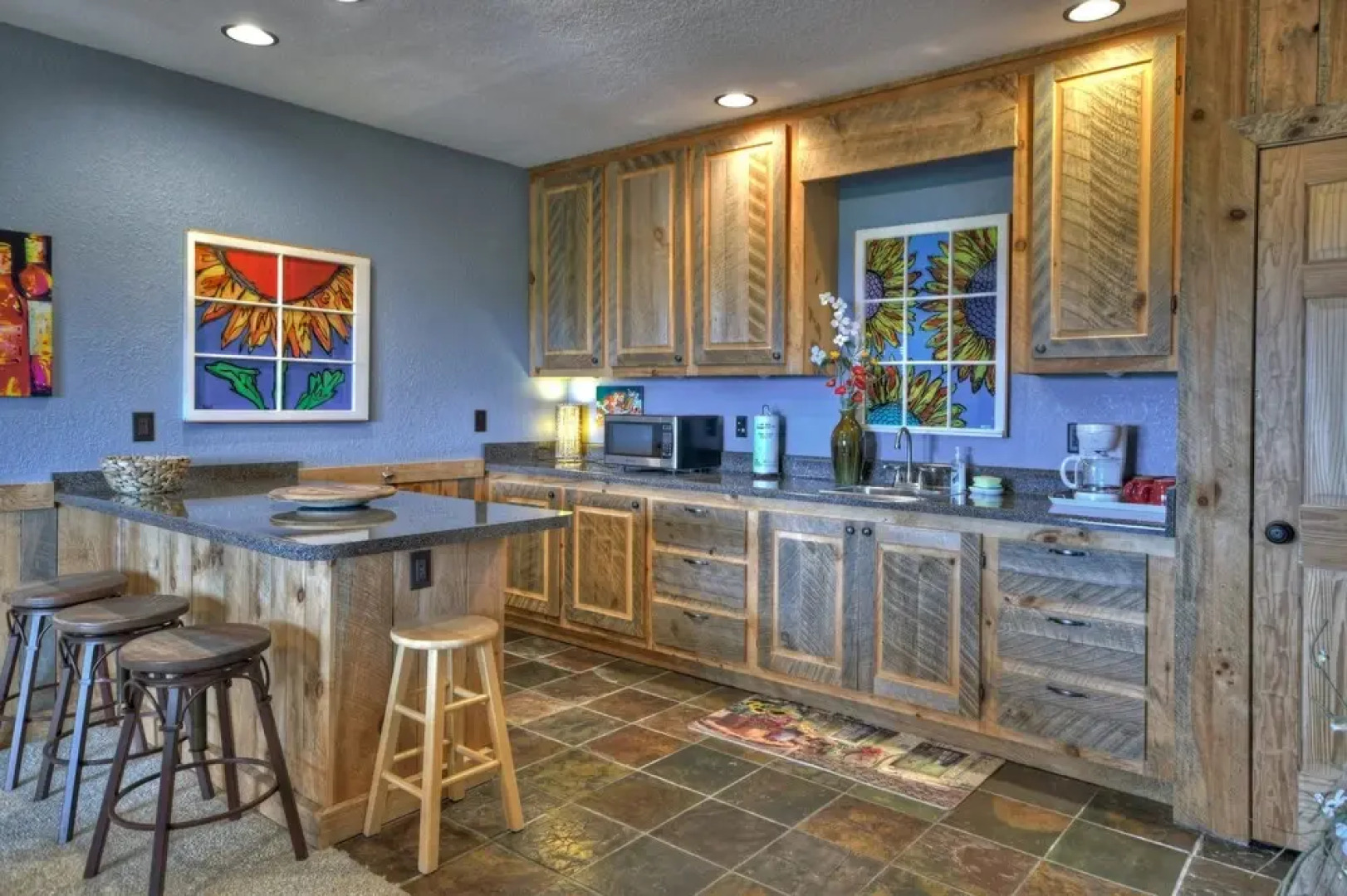 Heavens Doorstep- Stunning Mtn & Lake Nottley View