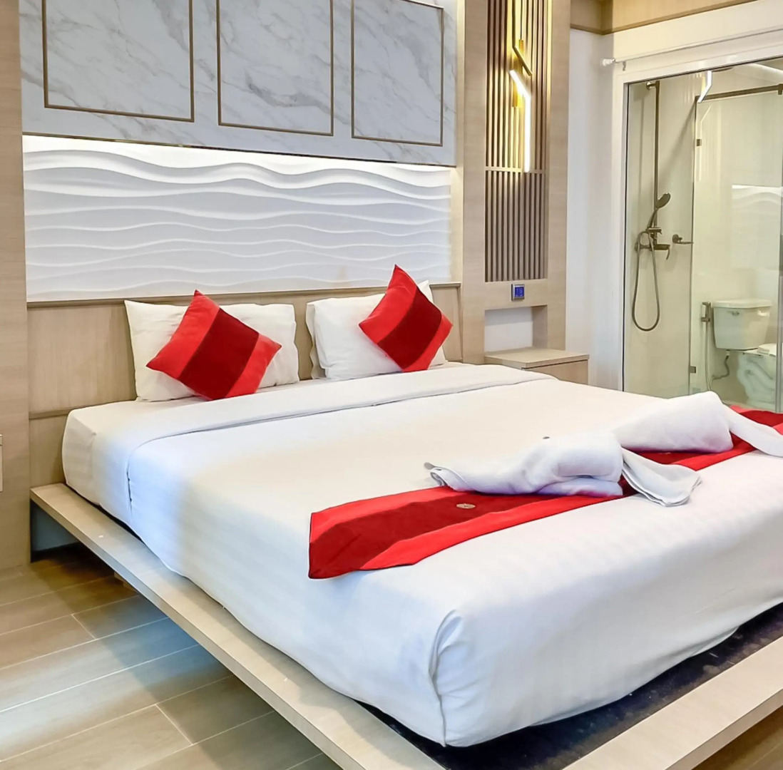 Ruean Phae Royal Park Hotel