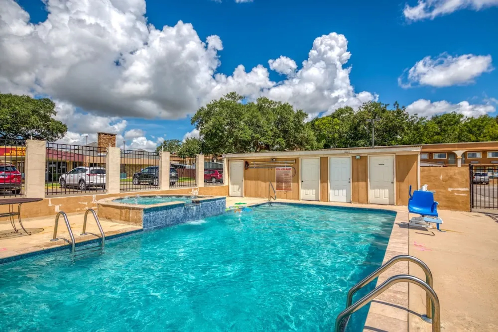 Budget Inn and Suites