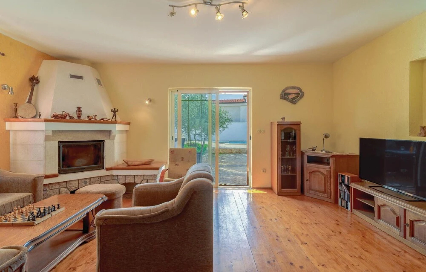 Amazing Home in Jezera With Wifi and 2 Bedrooms