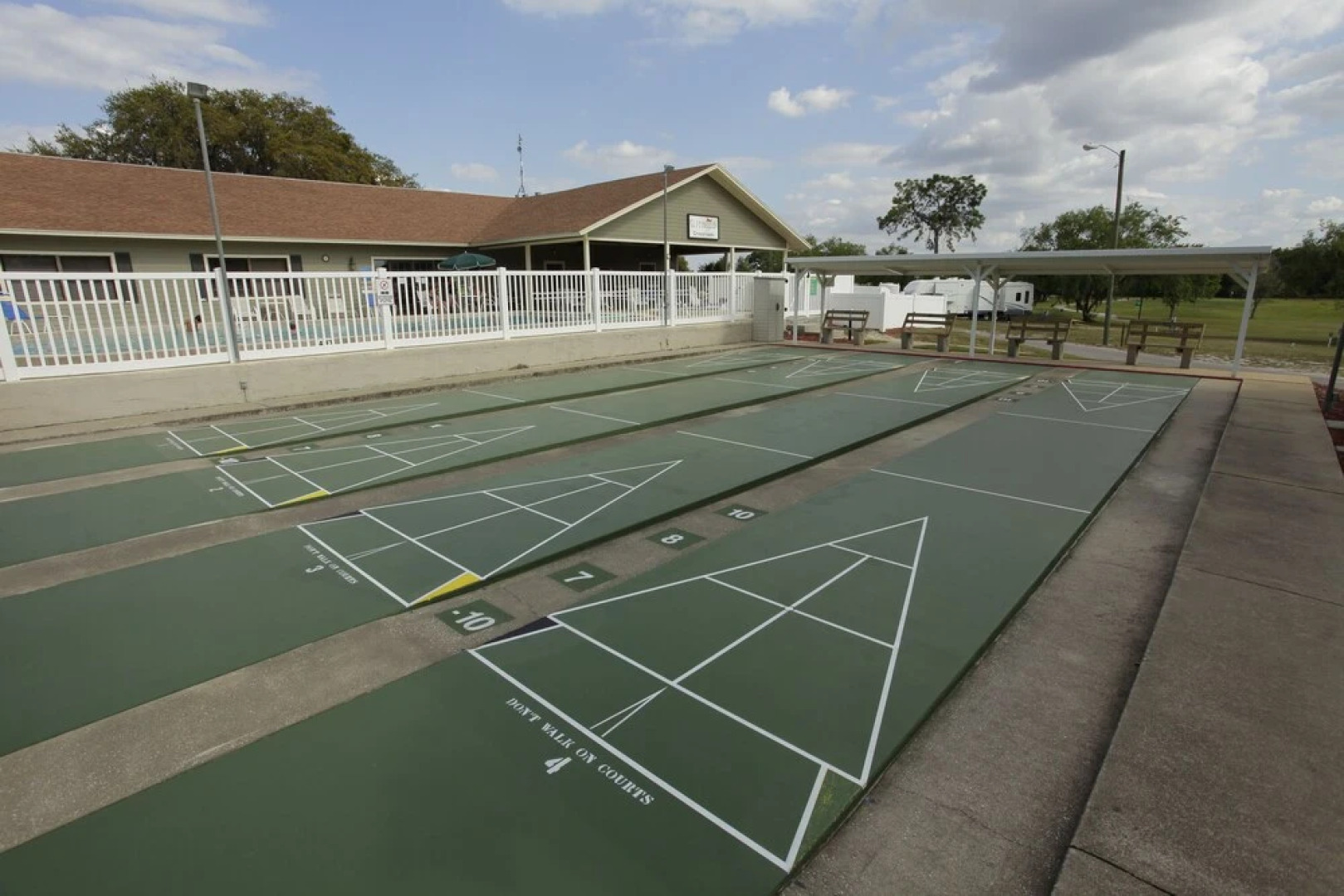 Clerbrook Golf & RV Resort - Caravan Park