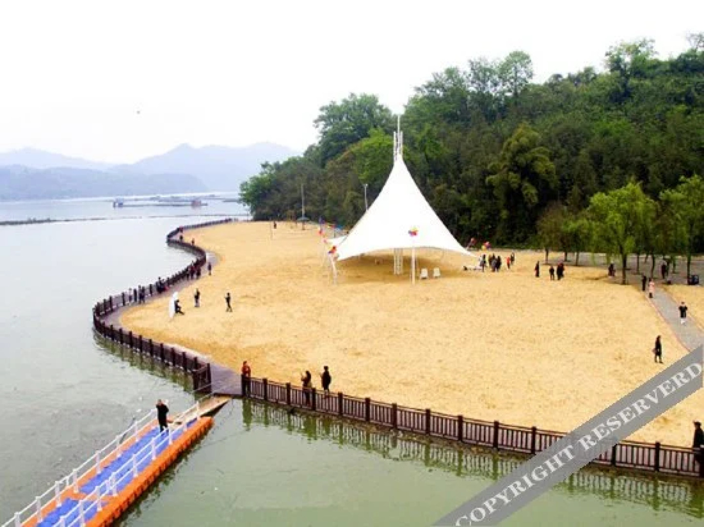 Qingjiang Tianlongwan Holiday Hotel