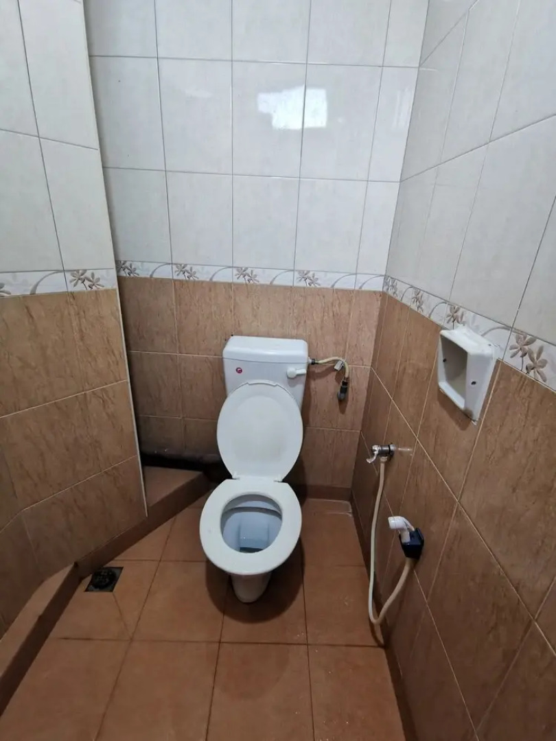 OYO 89817 Hotel Sura