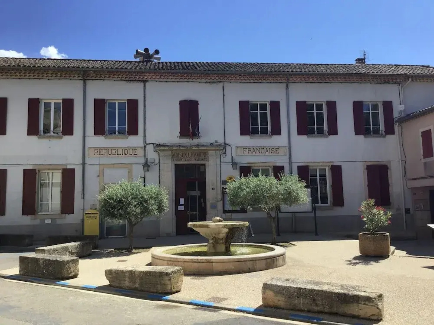 Pretty, Spacious Holiday Home With Private Pool