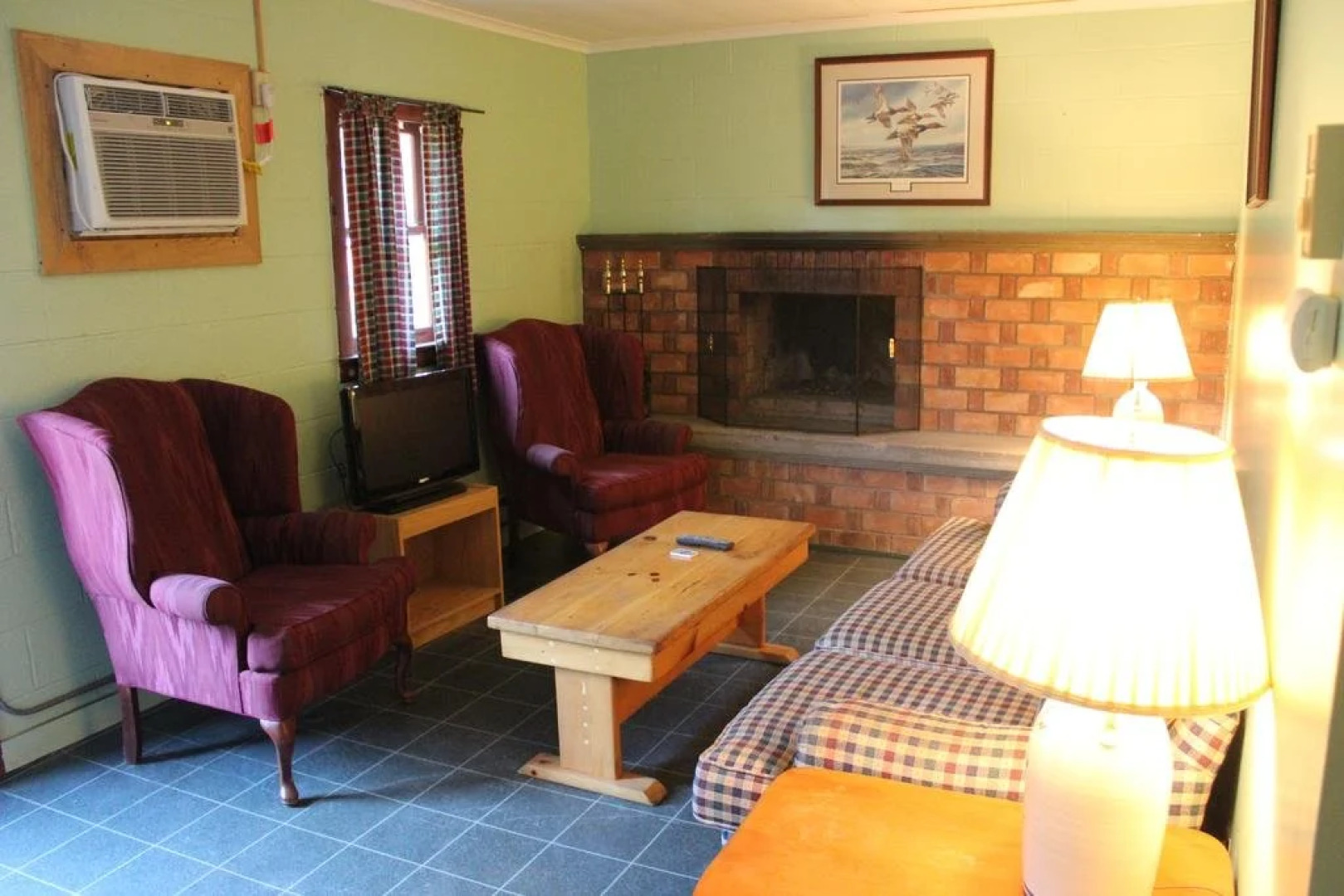 Hill View Motel and Cottages