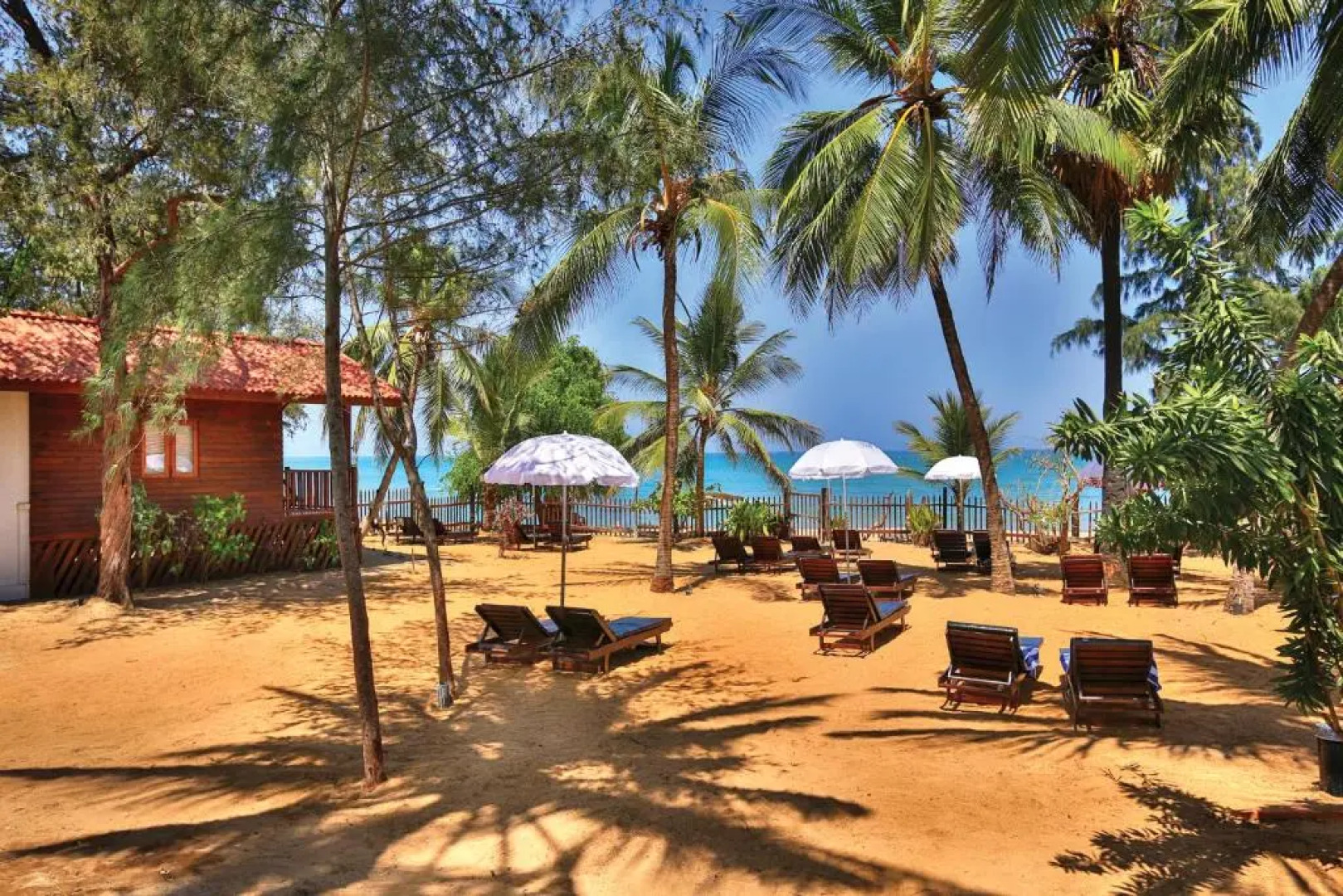 Mambo's Arugambay Hotel