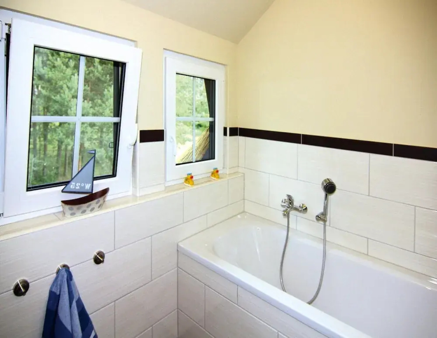 Thatched House in Usedom Near Lagoon