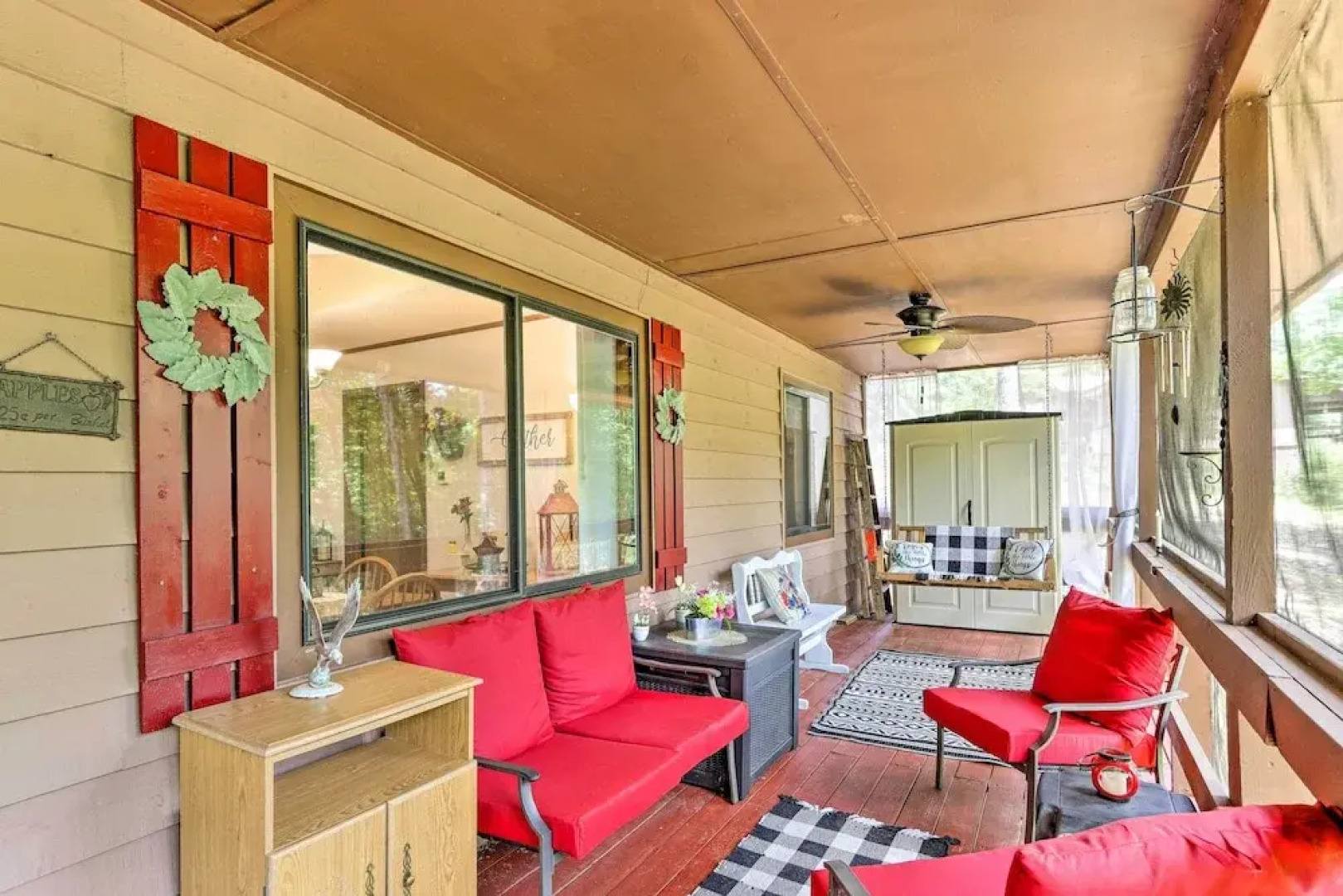 Quaint Murphy Cabin in Serene Wooded Setting!