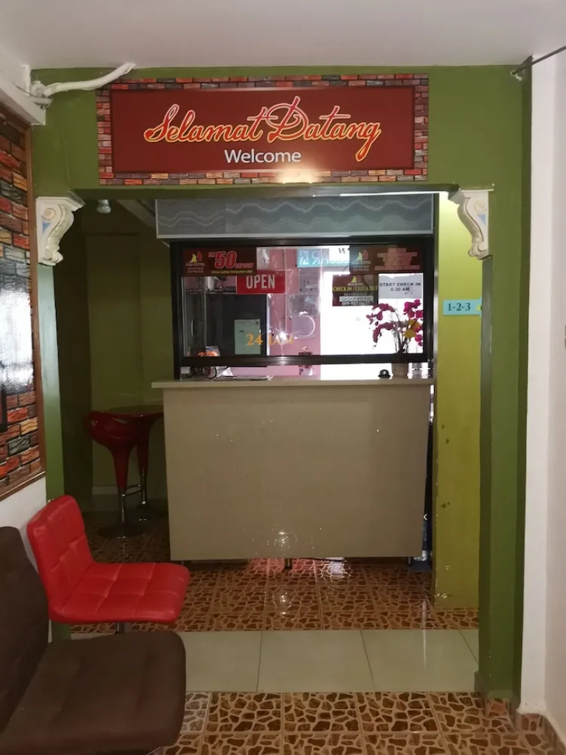 OYO 89951 Maa Hari Hotel