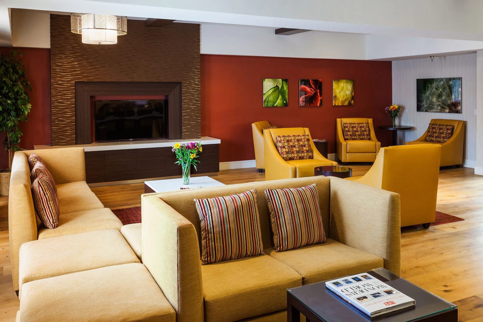 Holiday Inn Express Simi Valley by IHG