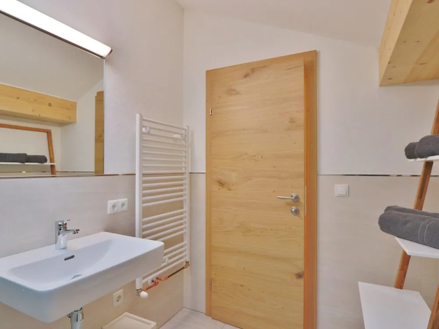 Sunlit Apartment near Forest in Itter