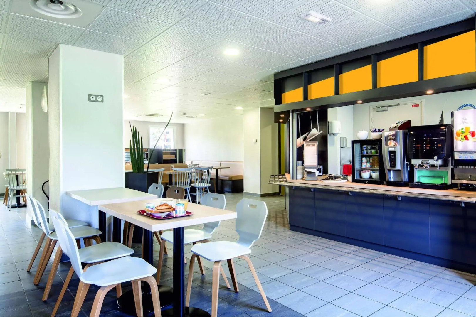 B&B HOTEL Paris Romainville Noisy-le-Sec