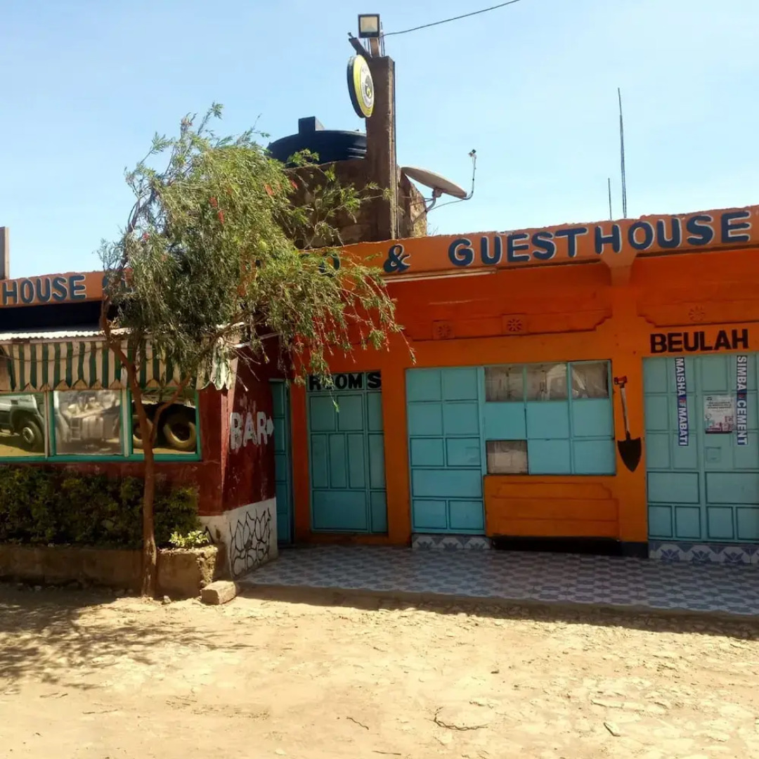 Acaliputo Guest House