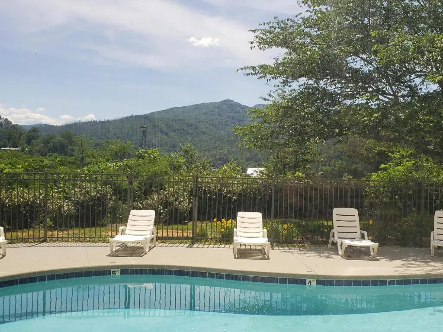 Gatlinburg Chateau Condo #304 by RedAwning