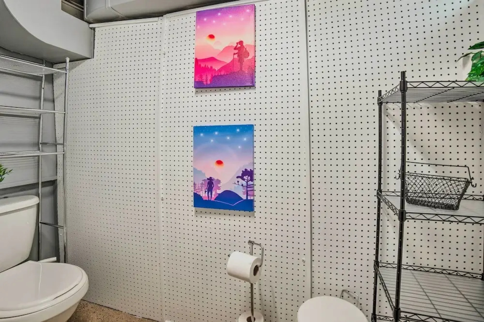 Portage Studio: 11 Miles to Indiana Dunes!