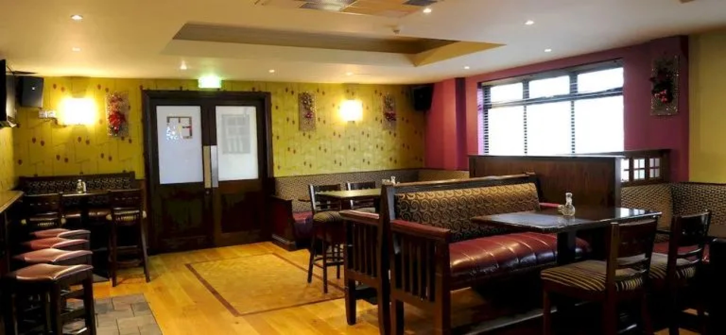 The Valley Hotel & Carriage Gardens