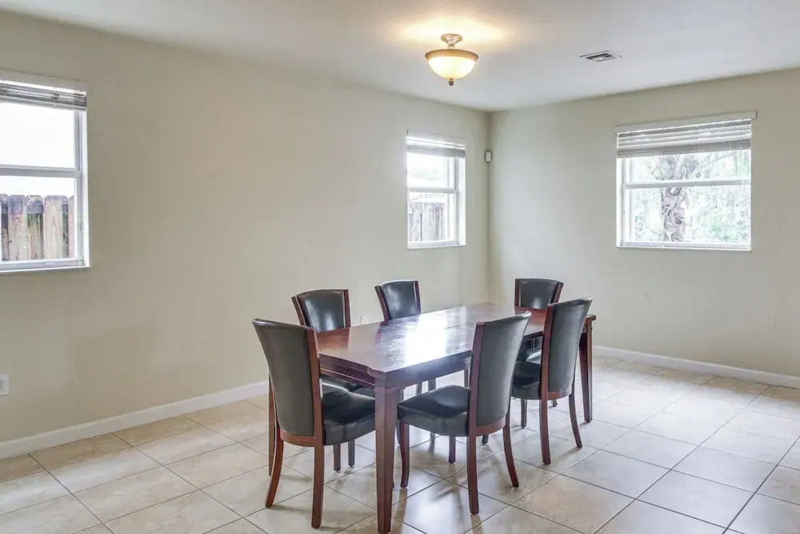 Yard w/ Lake View: Remote Working Hub in Homestead