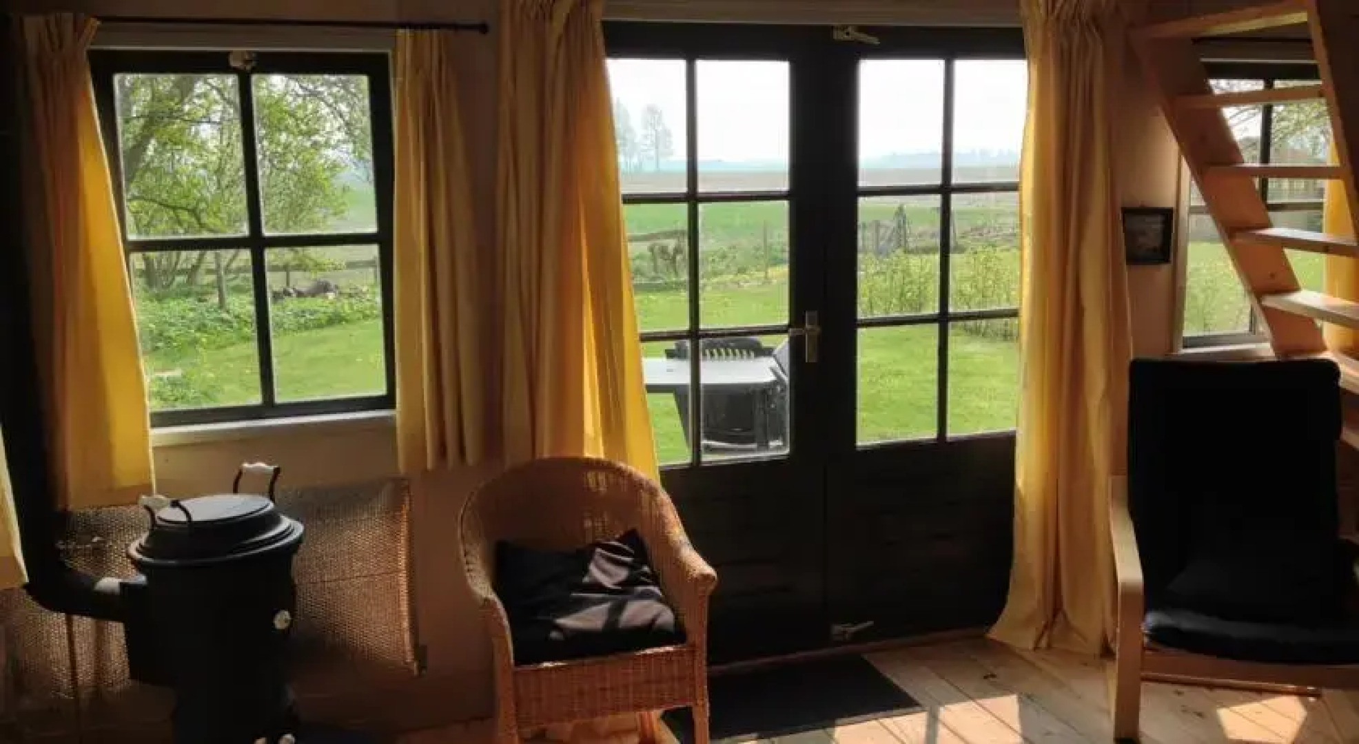 Bed & Breakfast "Gastenverblijf-FINKUM"