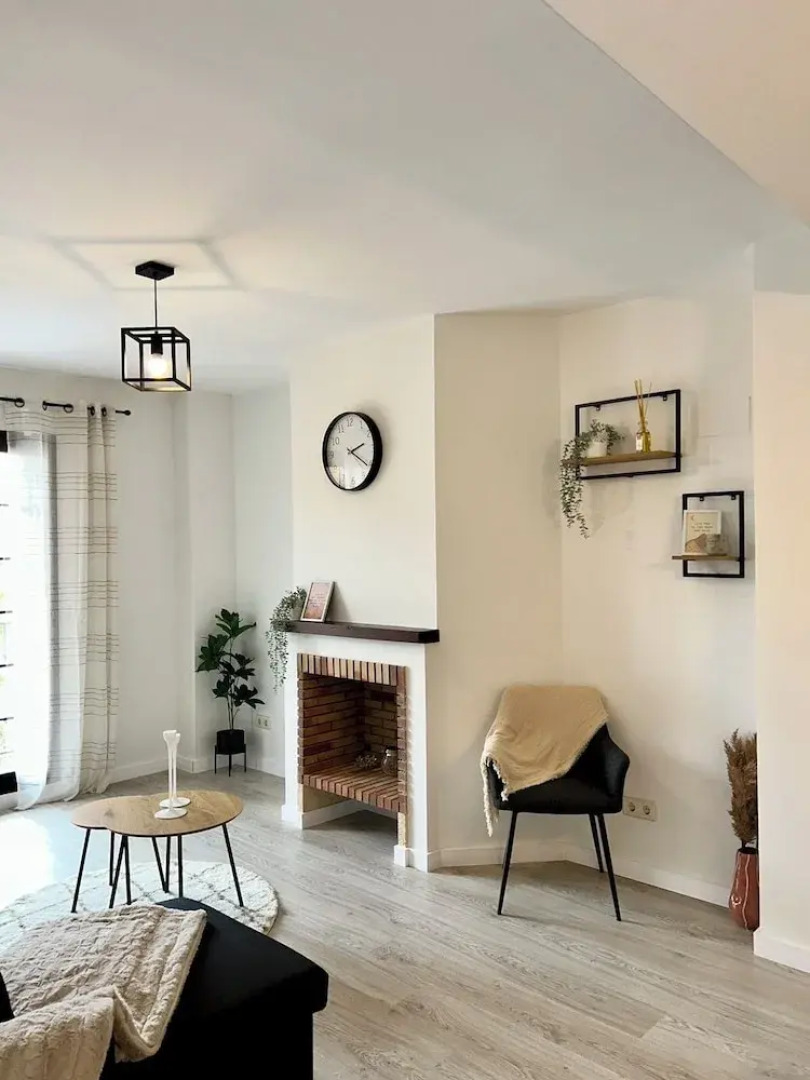 Hancinda Sleeps 4 With Free Parking