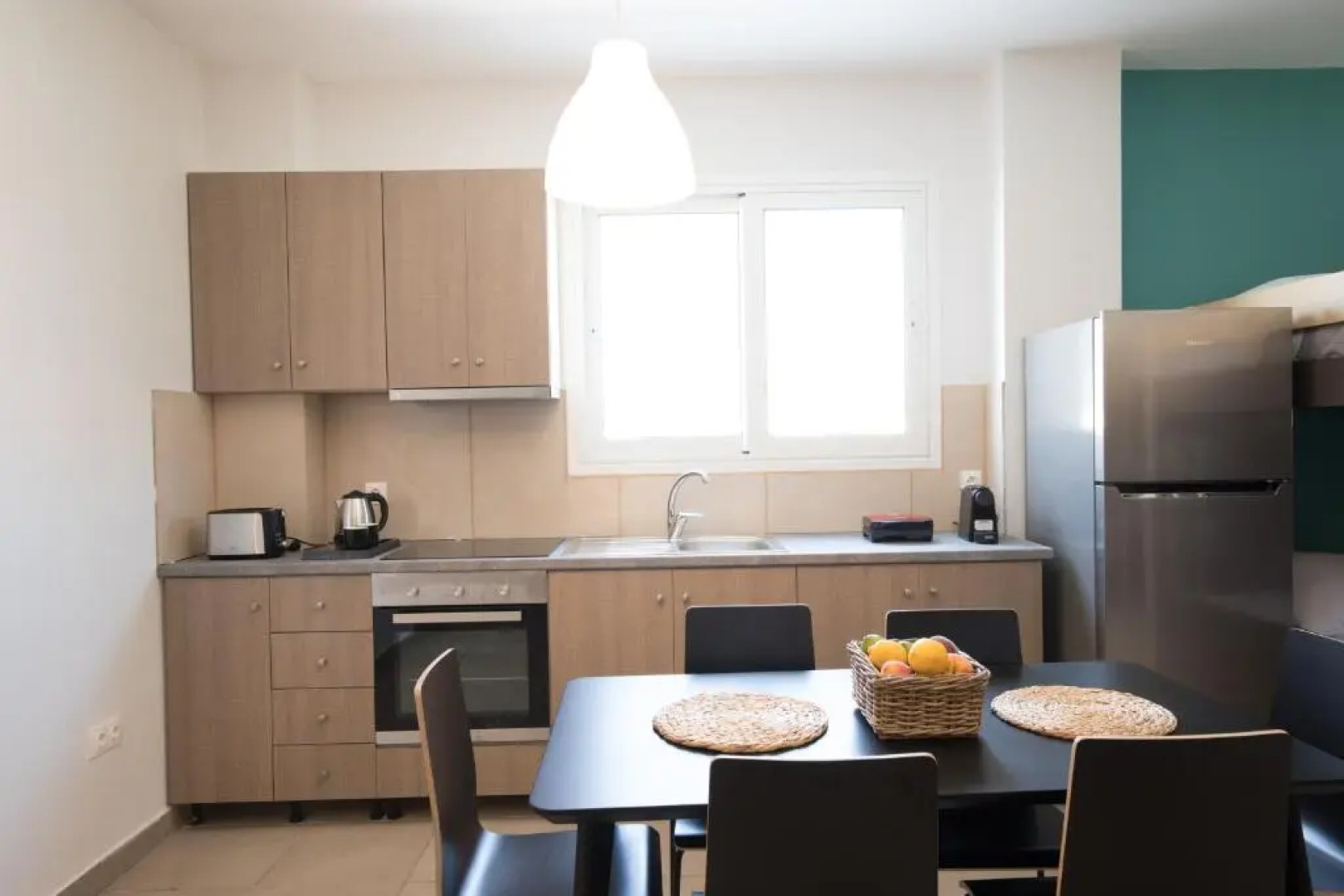 Local Hostel & Suites