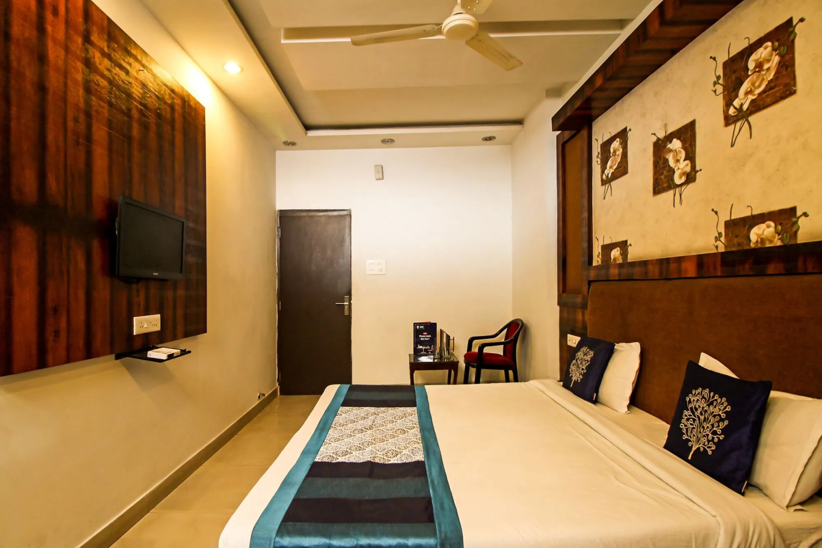 OYO 8429 Hotel Raj
