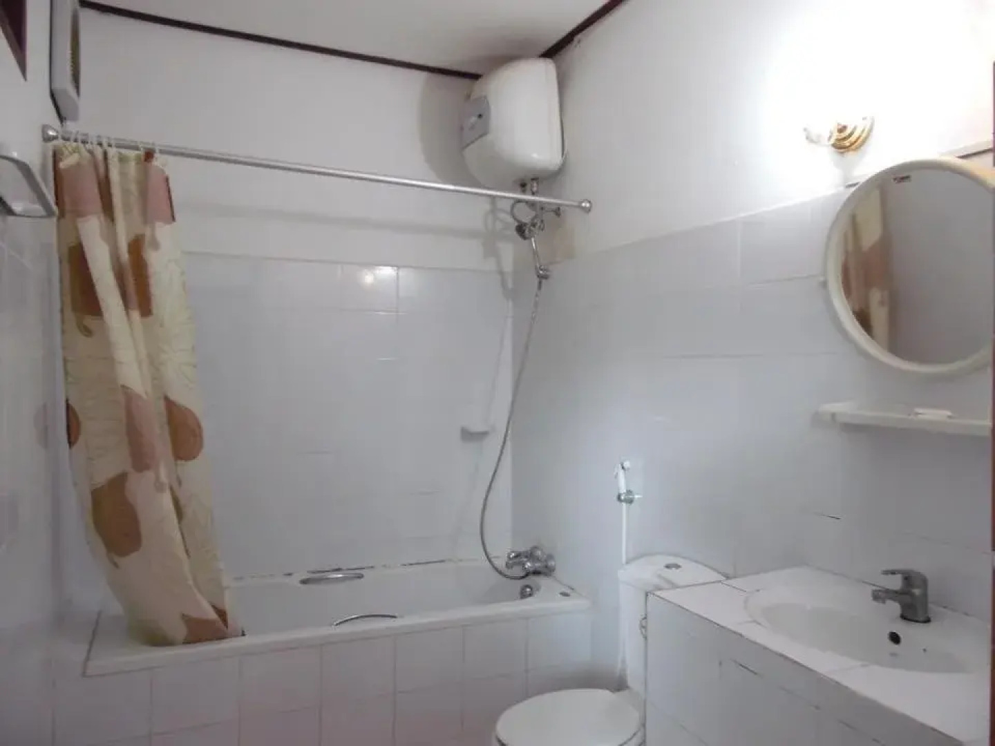 White Orchid Guesthouse