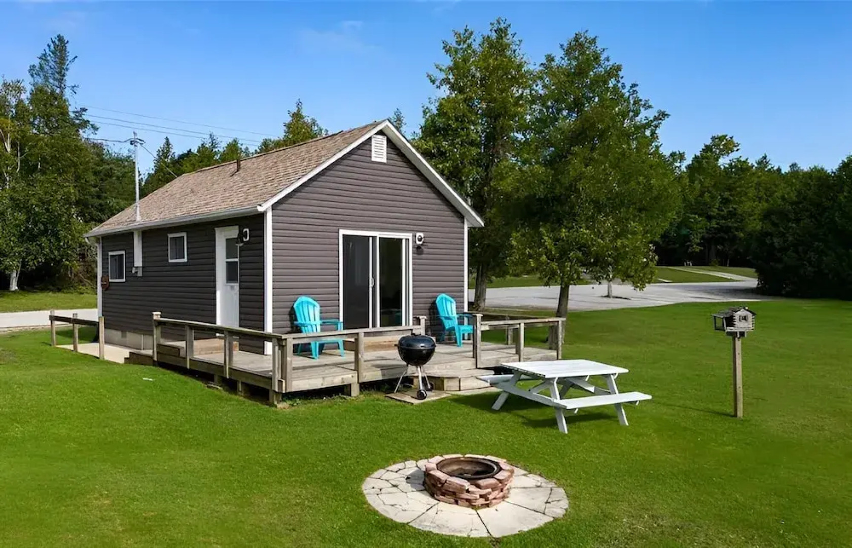 Lions Head Beach Motel & Cottages