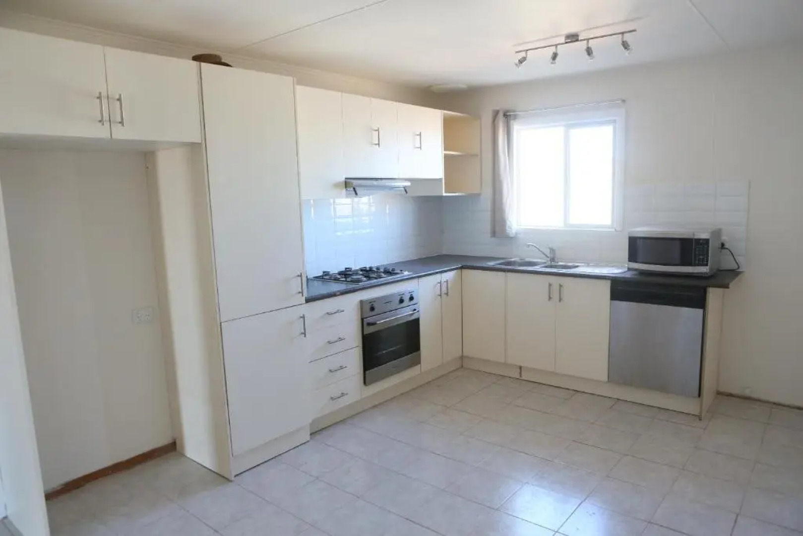 Breakaway Views 374 ALP ST