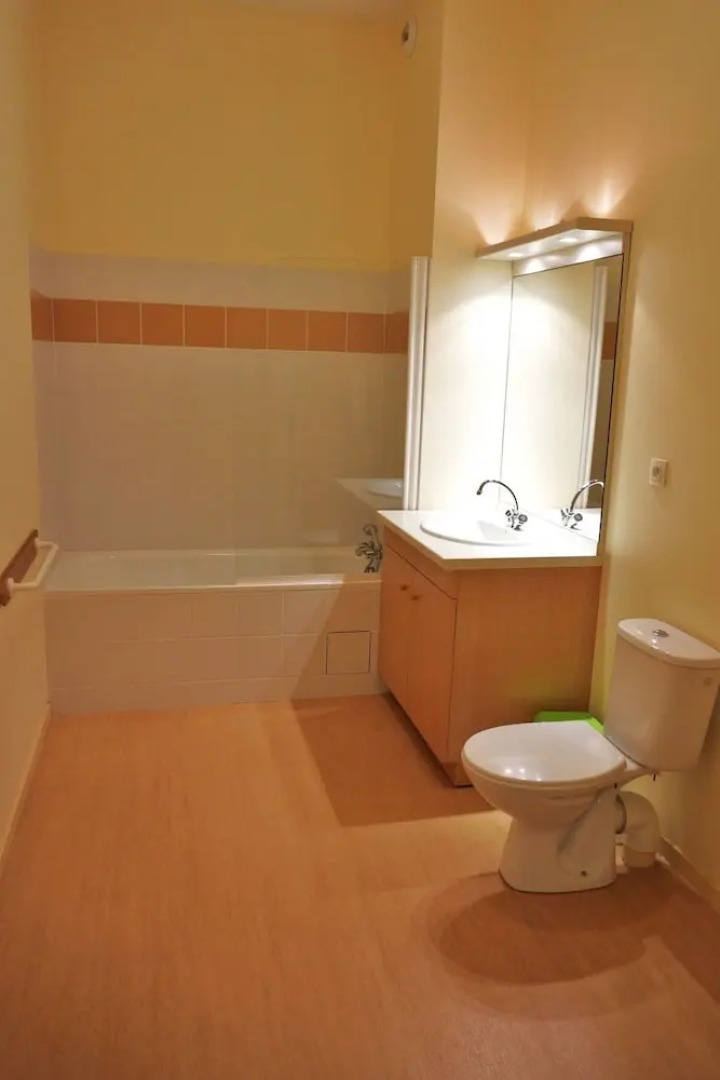 Logement n107 6pers face aux Thermes