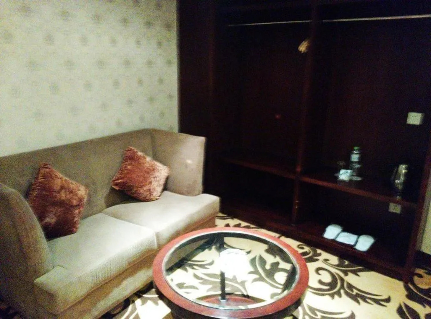 Kaili Business Hotel