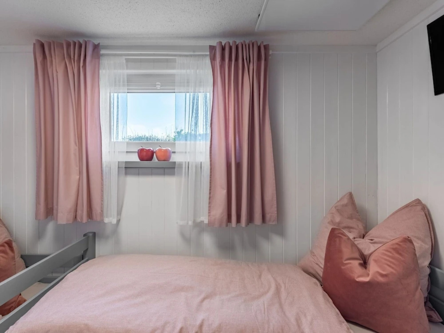 Holiday Home on the Mountain With Views