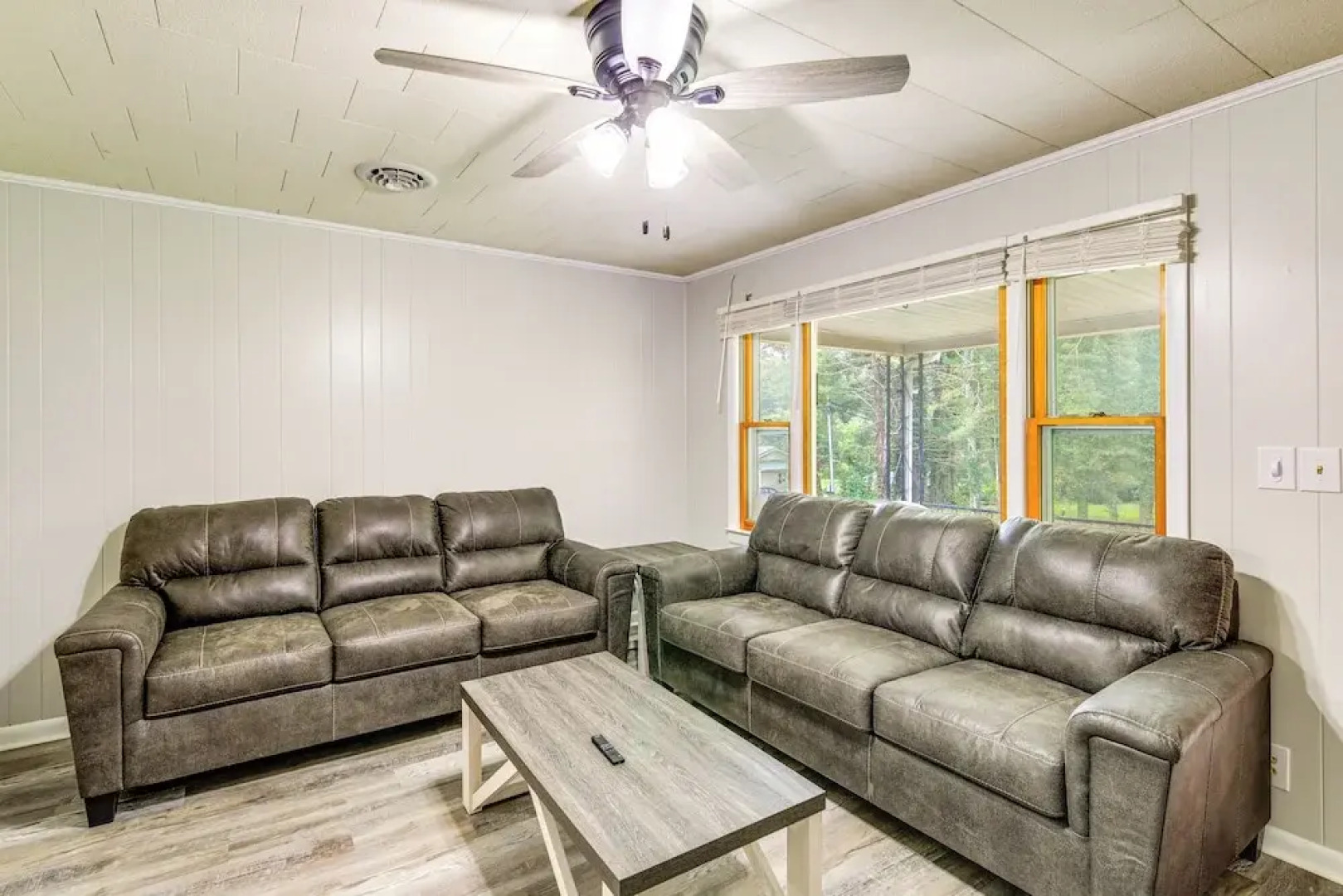 1 Mi to Virginia Creeper Trail: Serene Family Home