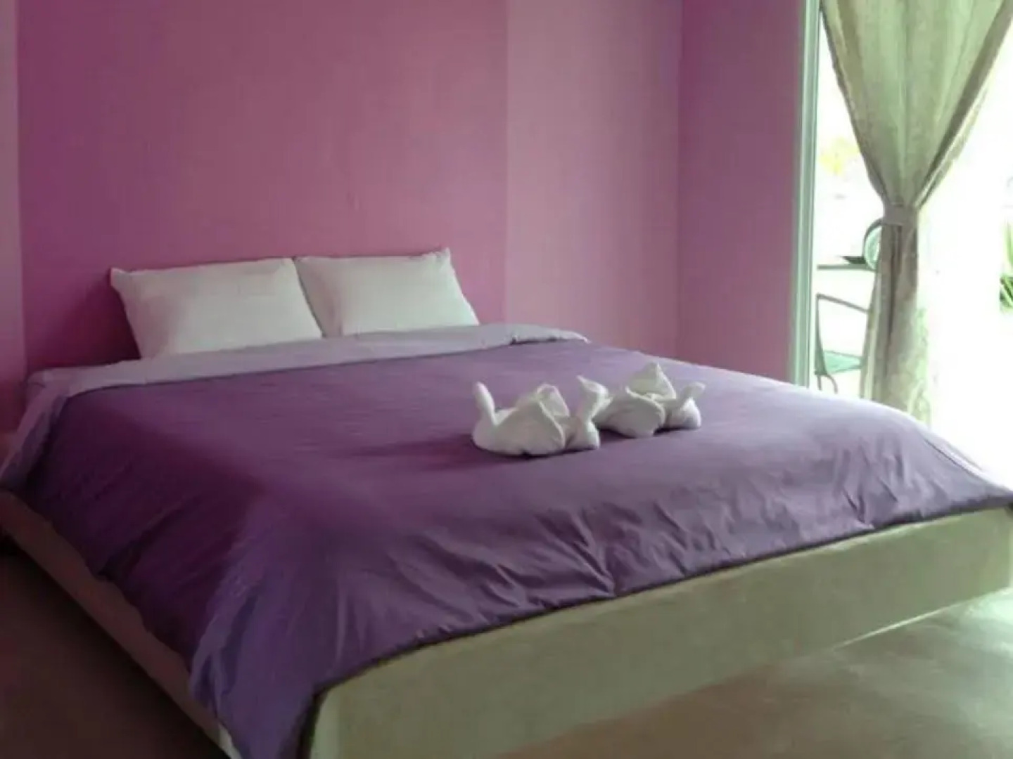 Baan Chom Jan Suan Phung