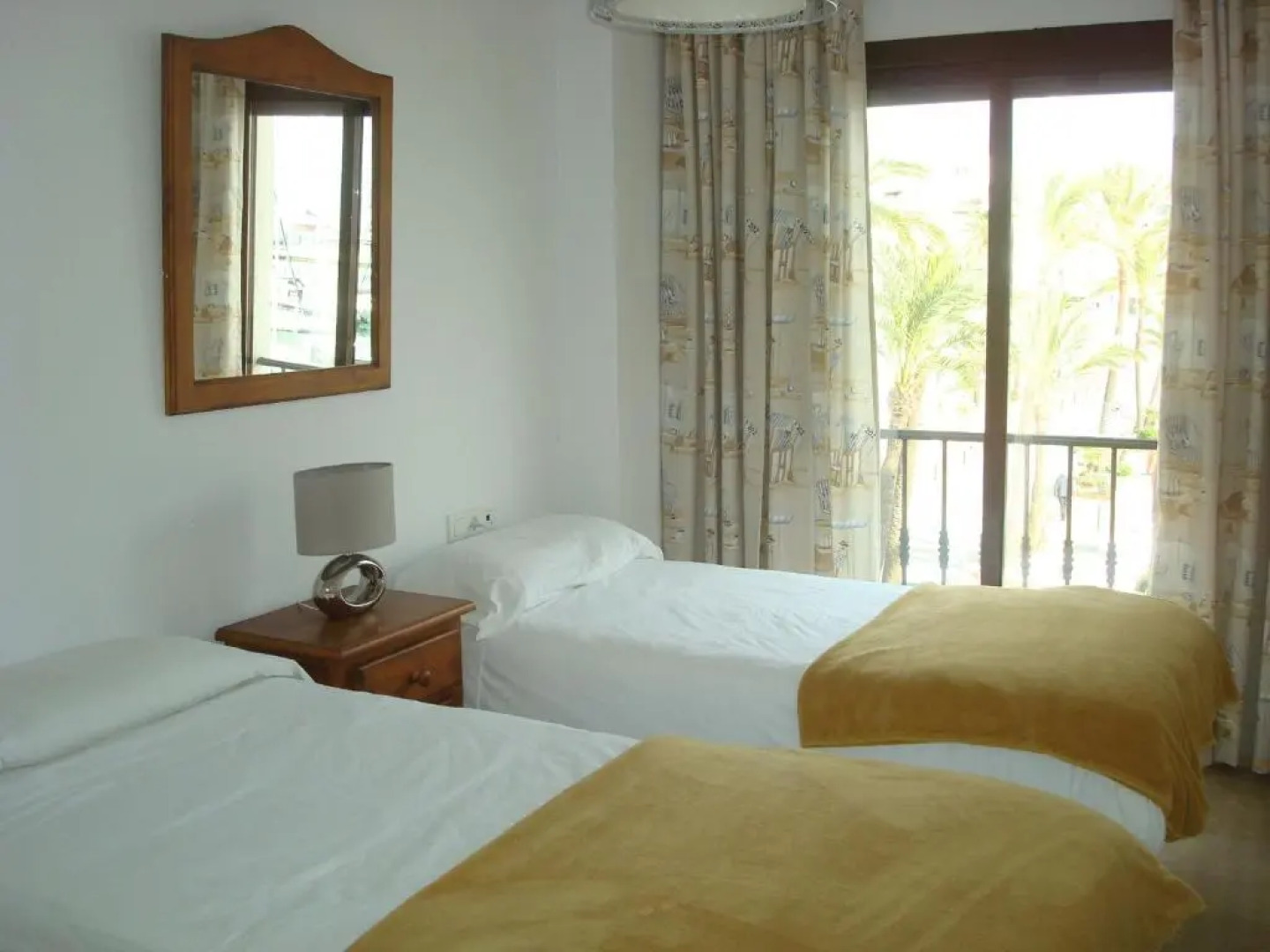 2252-Amazing apt on beach, port view from terrace!