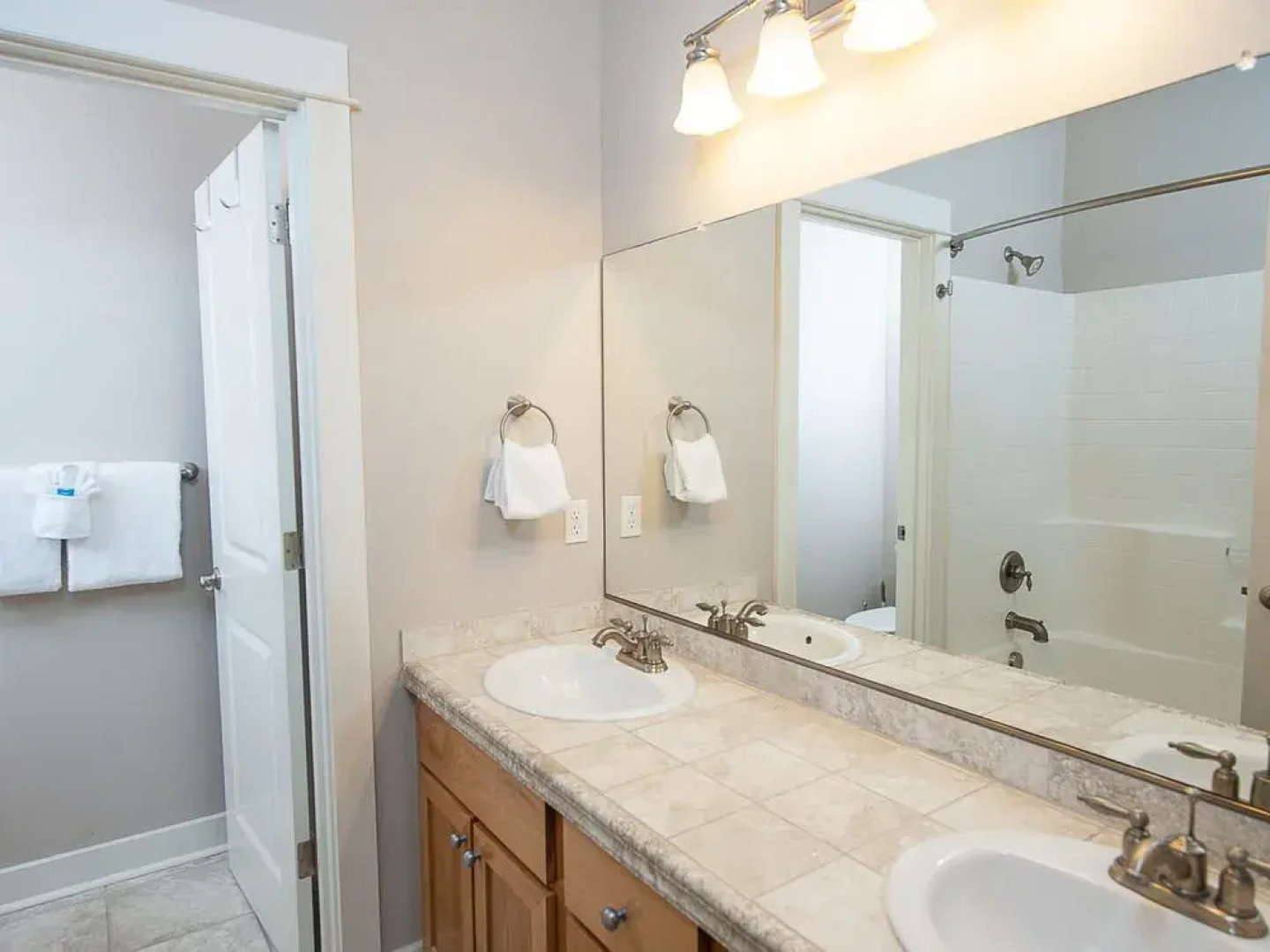 Shell Belle by RedAwning