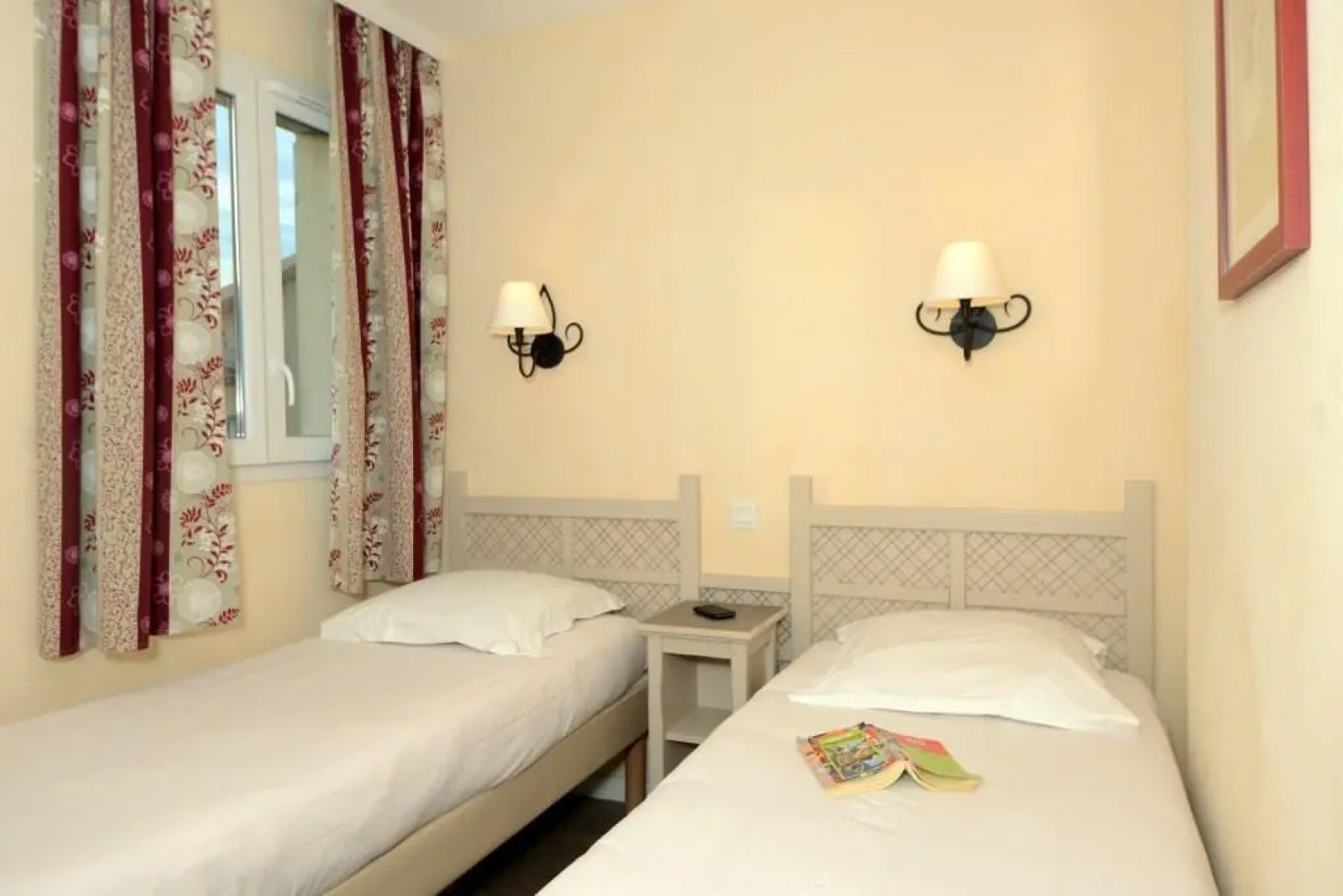 Pierre & Vacances Hotel Du Golf De Pont Royal En Provence