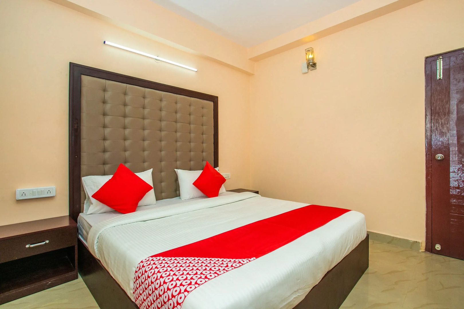 OYO 19846 Metro Residency