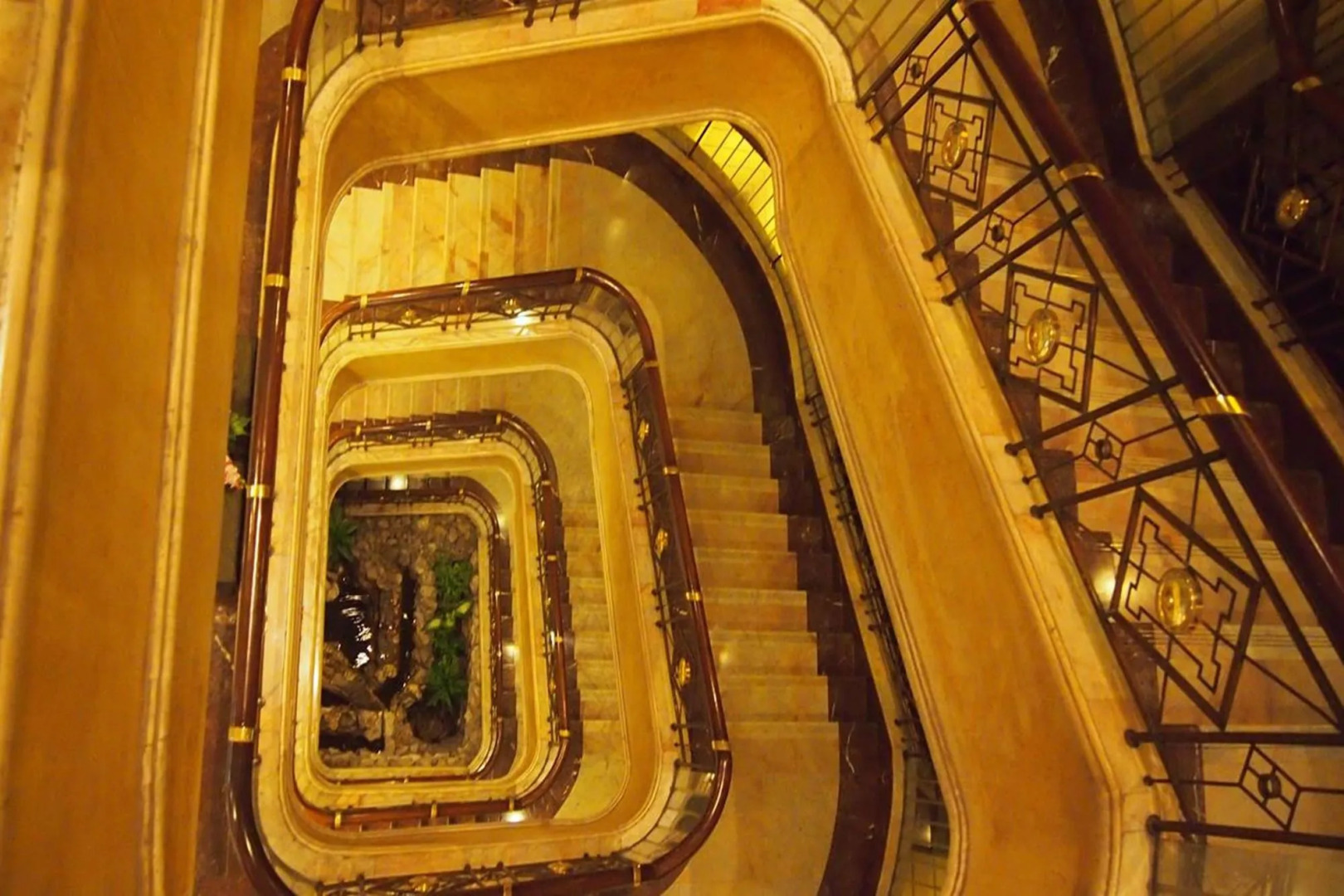 Topland Hotel & Convention Centre