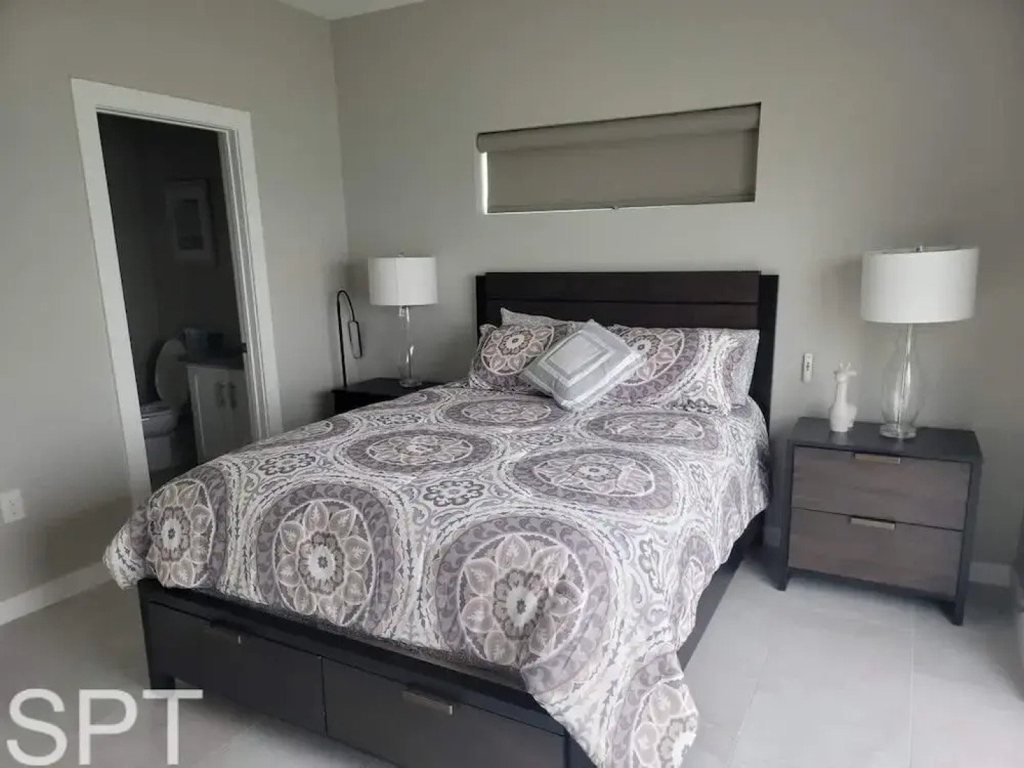 New Waterfront Bungalow Fishermans Paradise 2 Bedroom Home by RedAwning