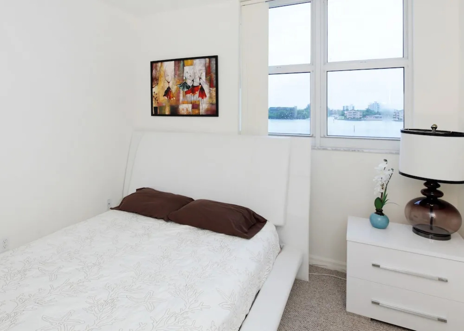 Luxury Apartments At Intracoastal