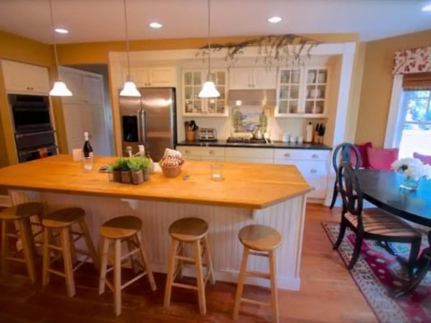 Elegant Acorn Cottage - Lodge In The Village Of Lake Placid