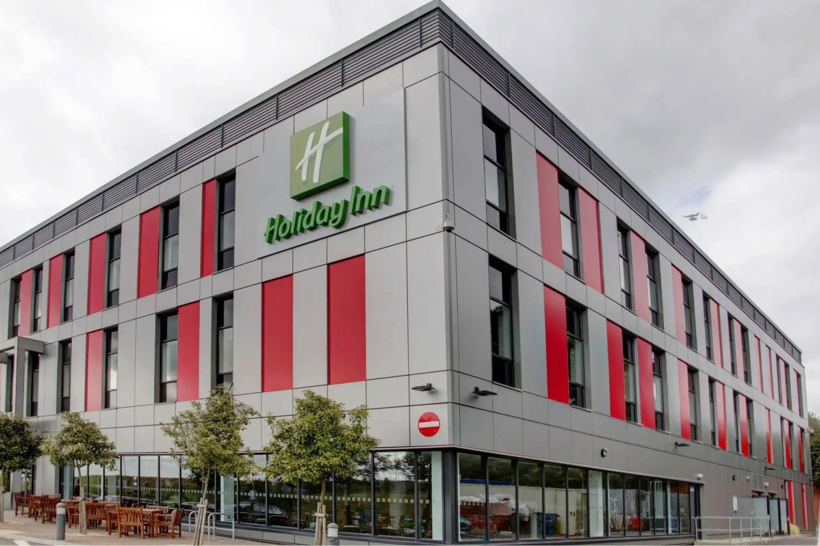 Holiday Inn London - Luton Airport by IHG
