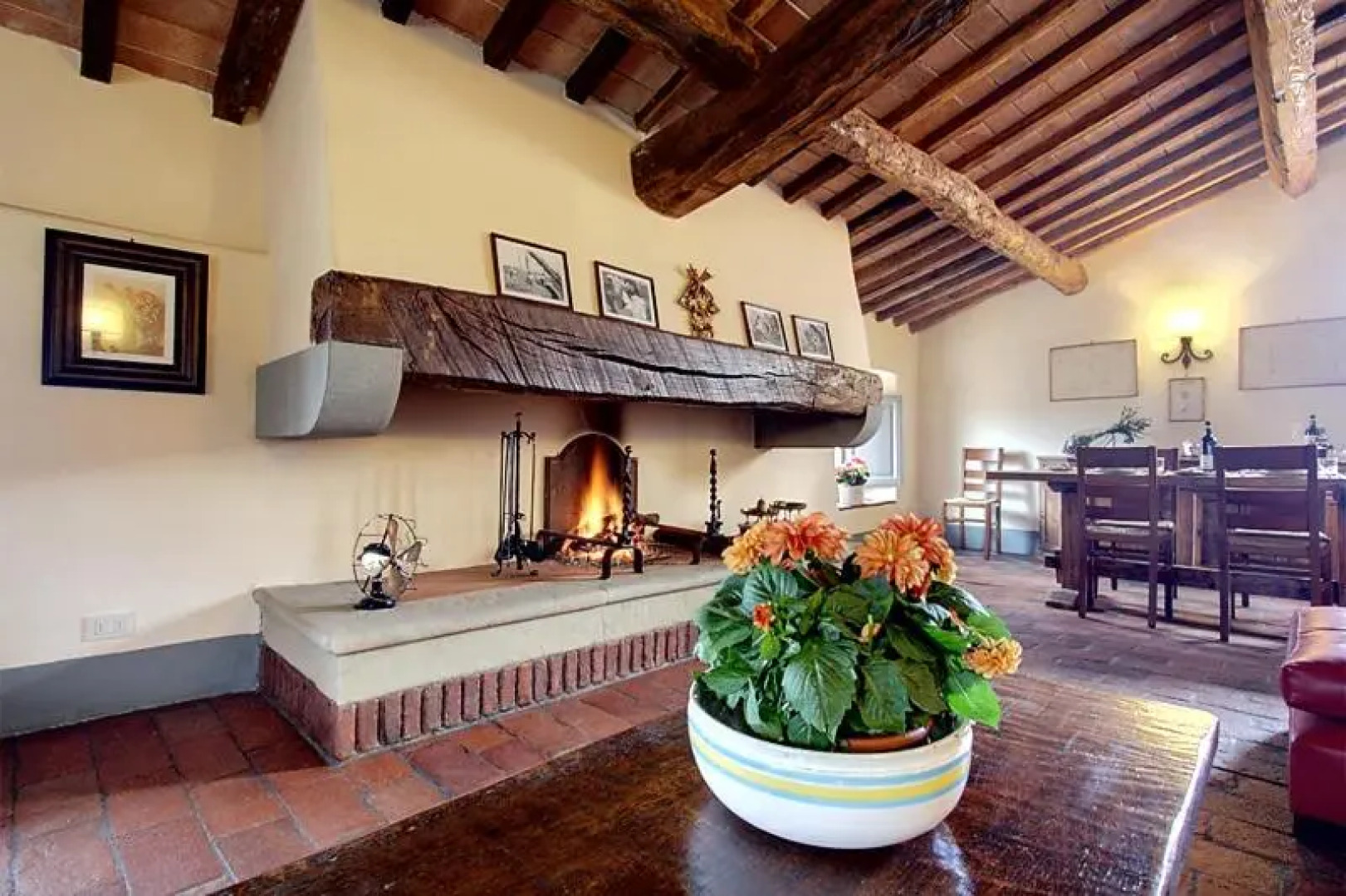 Casaglia 2 · Apartment With Shared Pool