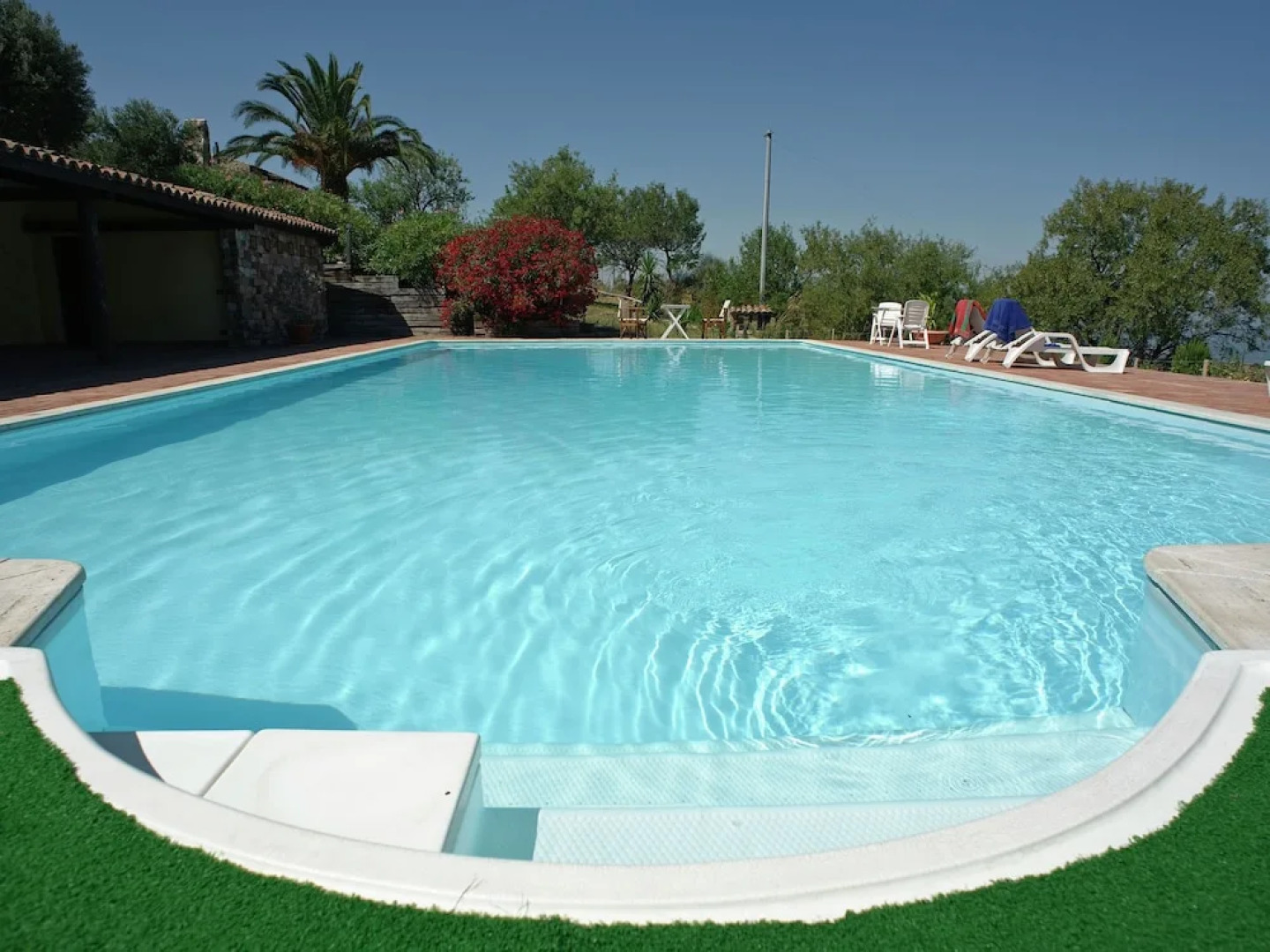 Beautiful Villa With Large Garden, Pool and Breathtaking Views