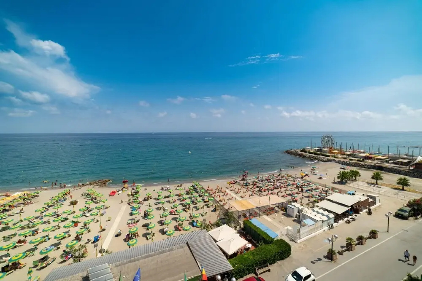 Tre Balconi Sul Mare Beach